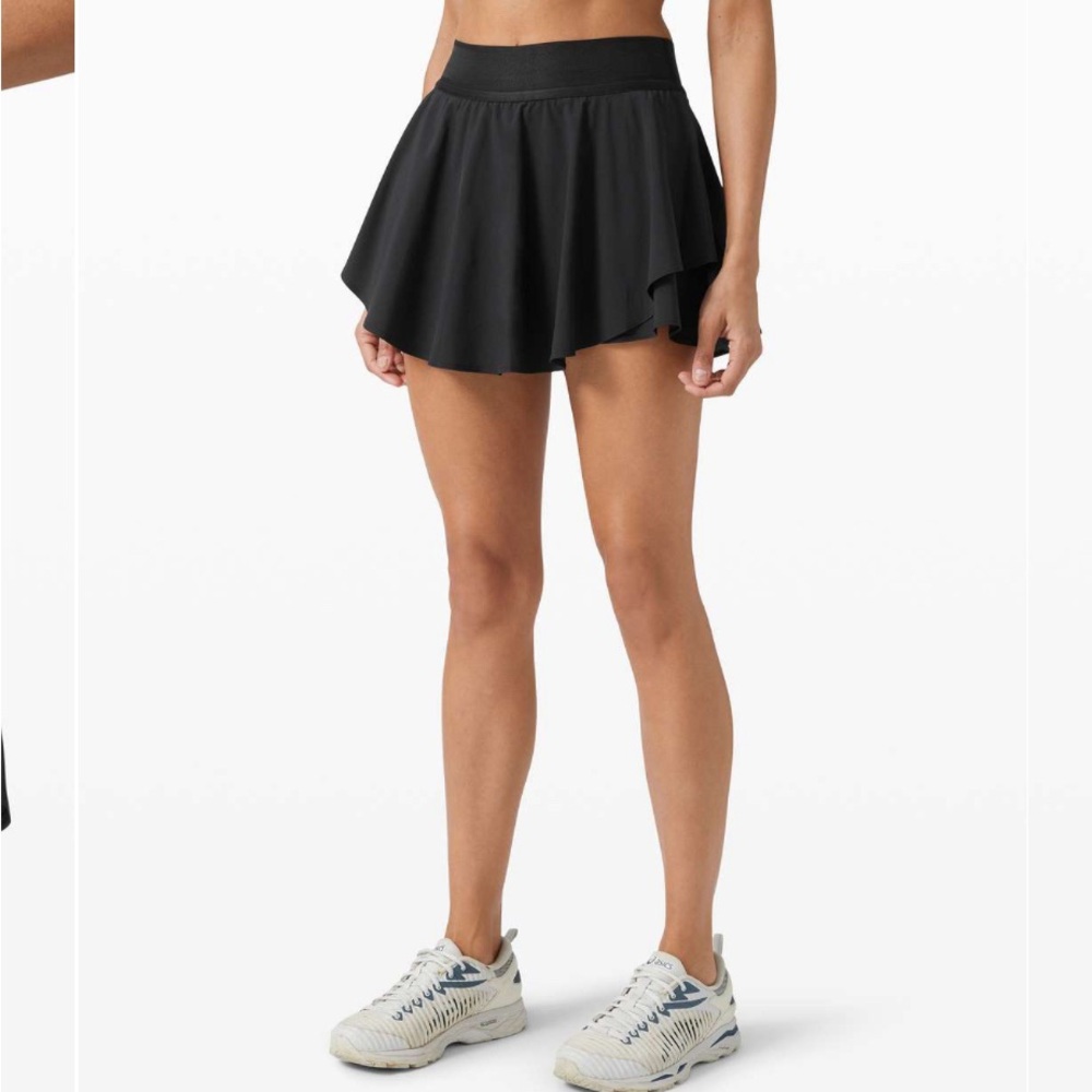 NWT Lululemon Court Rival High Rise Skirt 
Black